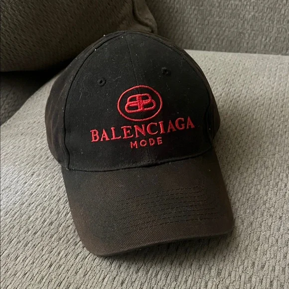 Balenciaga Black Cap with Red Logo Embroidery - Picture 1 of 8